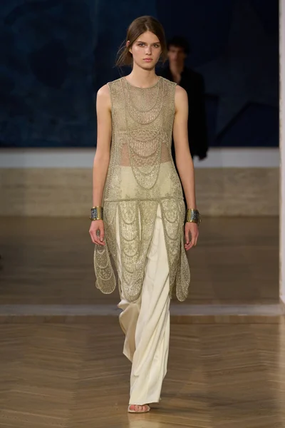 Look 32